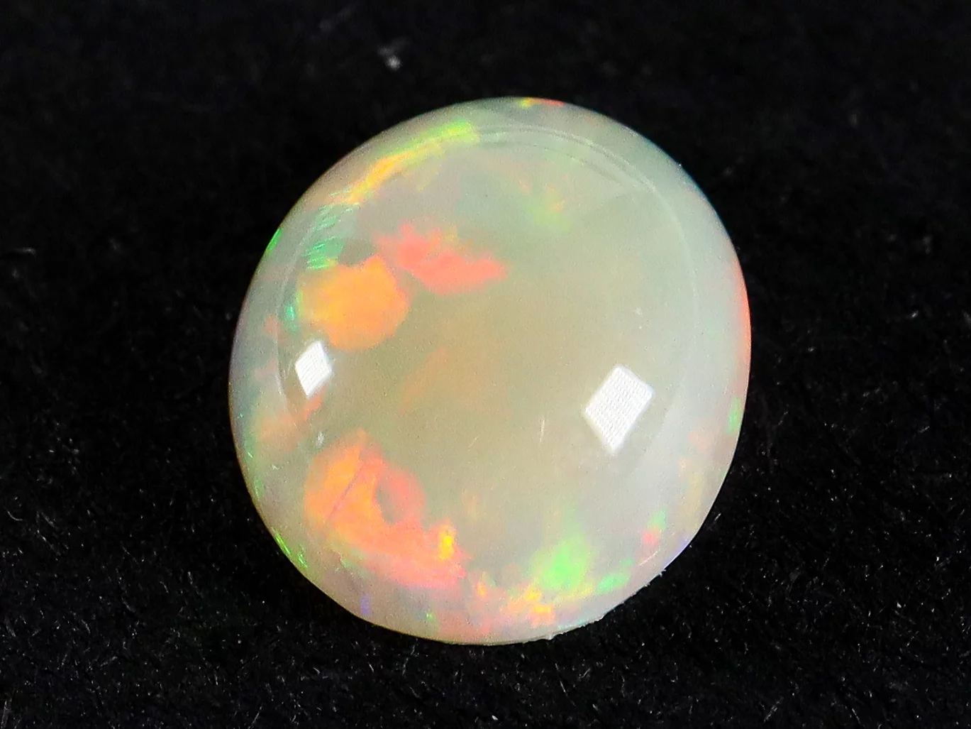 Solid Dark Crystal Opal - 0.8 cts - Coober Pedy Australia